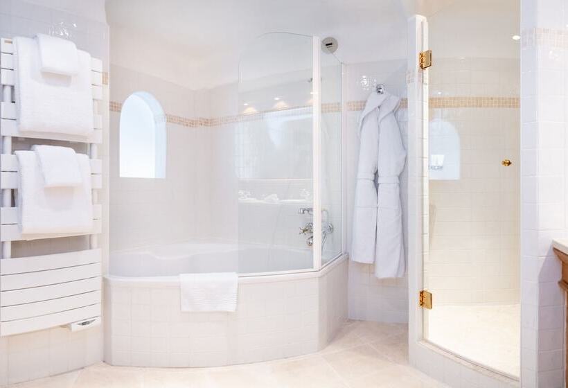 اتاق خانوادگی, Grand Hôtel Courchevel 1850