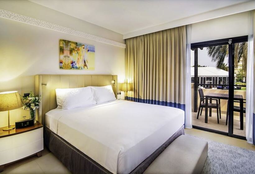 Студио Стандарт Вид на Сад, Radisson Blu Hotel & Resort, Al Ain