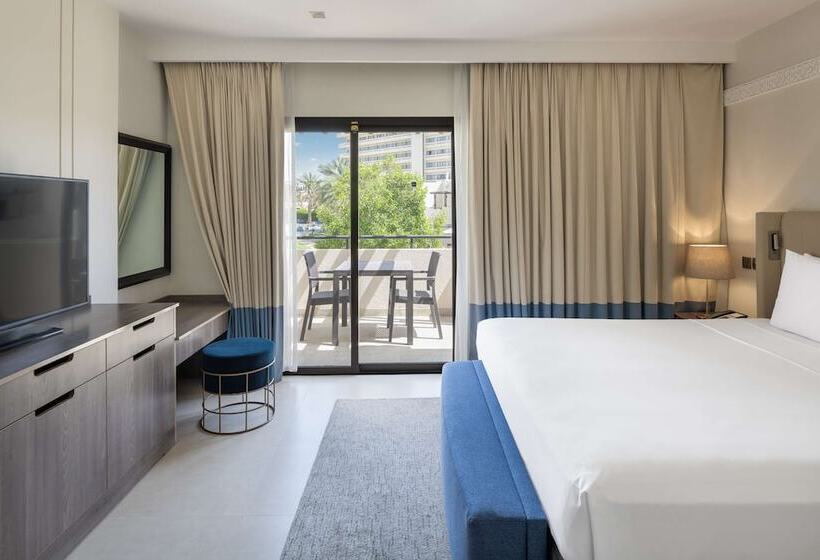 Номер Премиум Вид на Сад, Radisson Blu Hotel & Resort, Al Ain