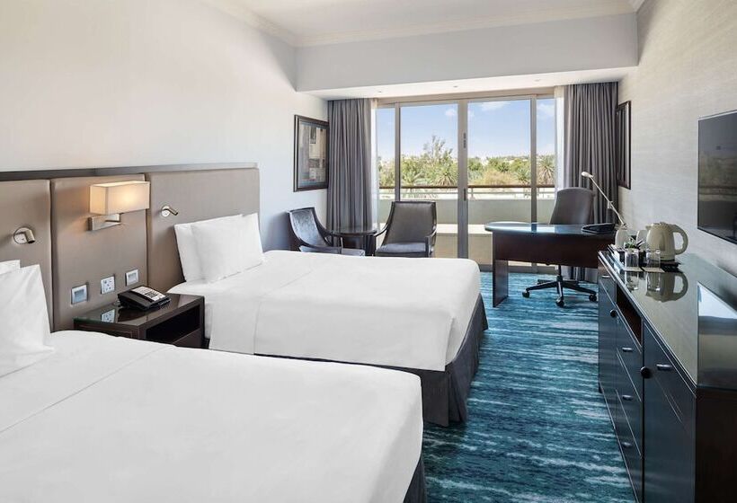 Номер Superior с Балконом, Radisson Blu Hotel & Resort, Al Ain