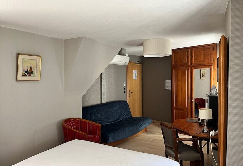 스탠다드 트리플 룸, Logis Hôtel Au Cerf d'Or