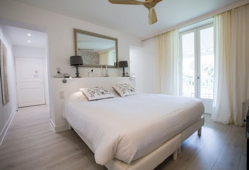 Номер Superior Вид на Сад, Château Du Clair De Lune   Boutique Luxury