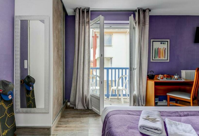 Pokój Czteroosobowy Standard, Logis Hotel De France