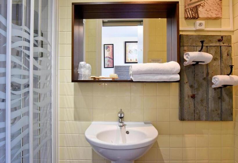 Номер Стандарт Вид на Море, Logis Hotel De France