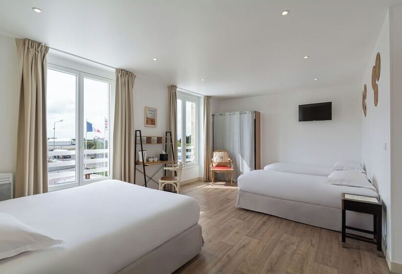 Семейный Номер, Hôtel De La Plage