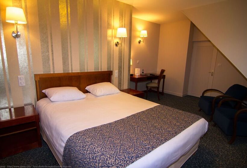 Полулюкс, Logis Hotel Du Chateau
