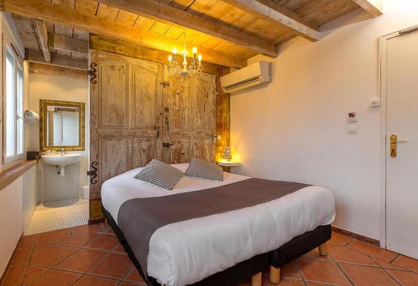 Номер Стандарт, The Originals Boutique, Clair Hôtel, Martigues