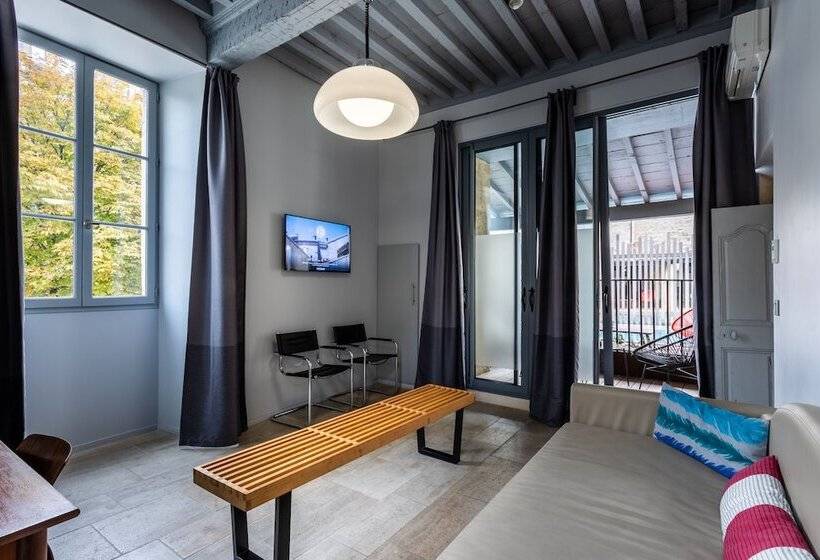 سوییت خانوادگی, Boutique Hôtel Entraigues