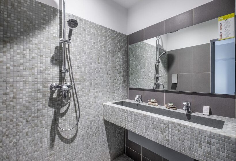اتاق لوکس, Boutique Hôtel Entraigues