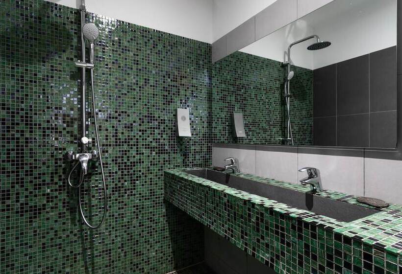 سوییت خانوادگی, Boutique Hôtel Entraigues