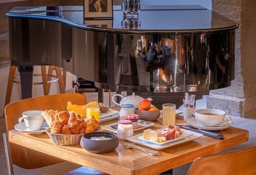 اتاق راحتی, Boutique Hôtel Entraigues