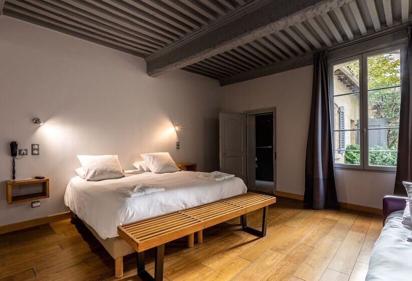 اتاق لوکس سه تخته, Boutique Hôtel Entraigues