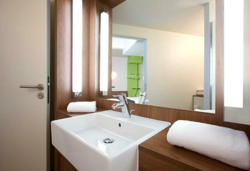 اتاق استاندارد چهار تخته, Campanile Lyon Centre  Gare Perrache  Confluence