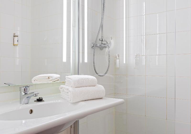 Номер Стандарт Трехместный, Comfort Hotel Paris Porte D Ivry