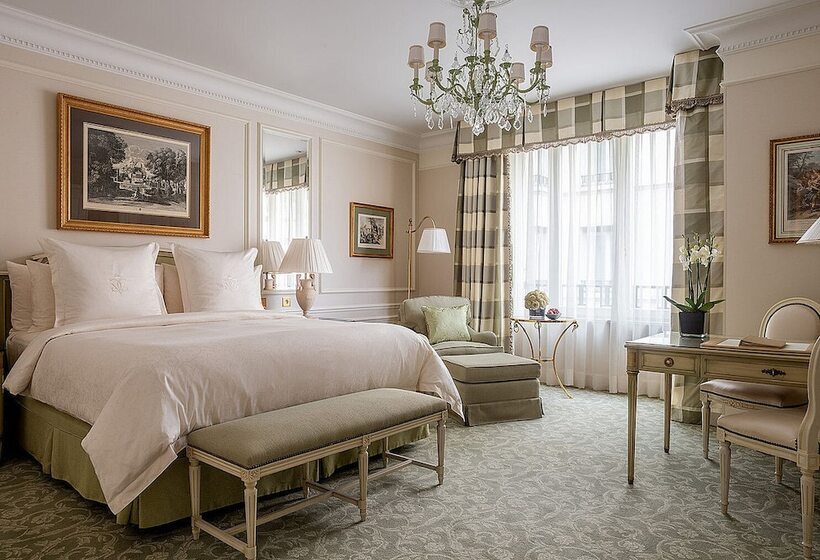 اتاق سوپریور, Four Seasons Hotel George V Paris