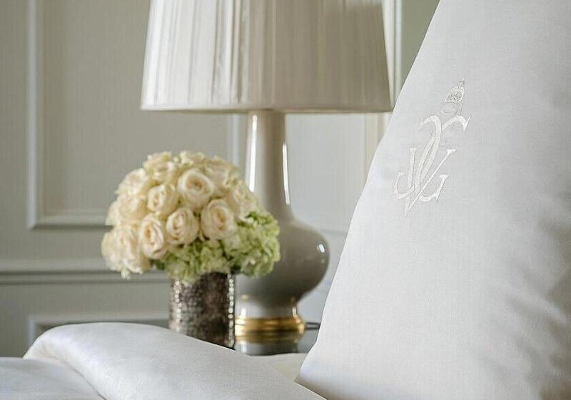اتاق پرمیوم, Four Seasons Hotel George V Paris