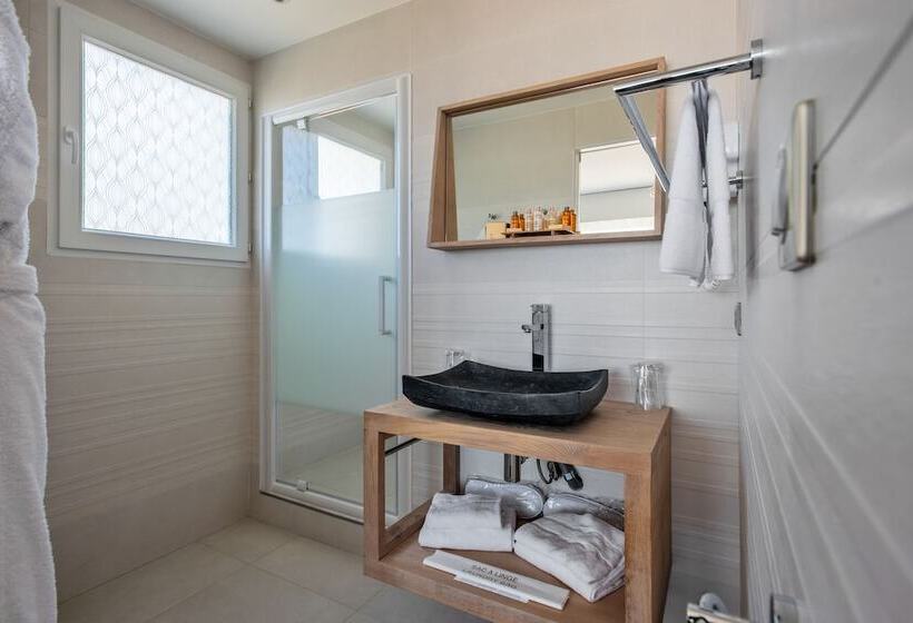 اتاق لوکس با چشم‌انداز دریا, Le Diana Hôtel & Spa Nuxe