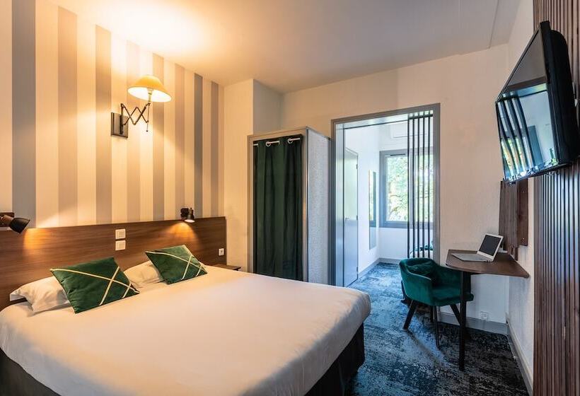اتاق استاندارد سه نفره, Relais Amadourien