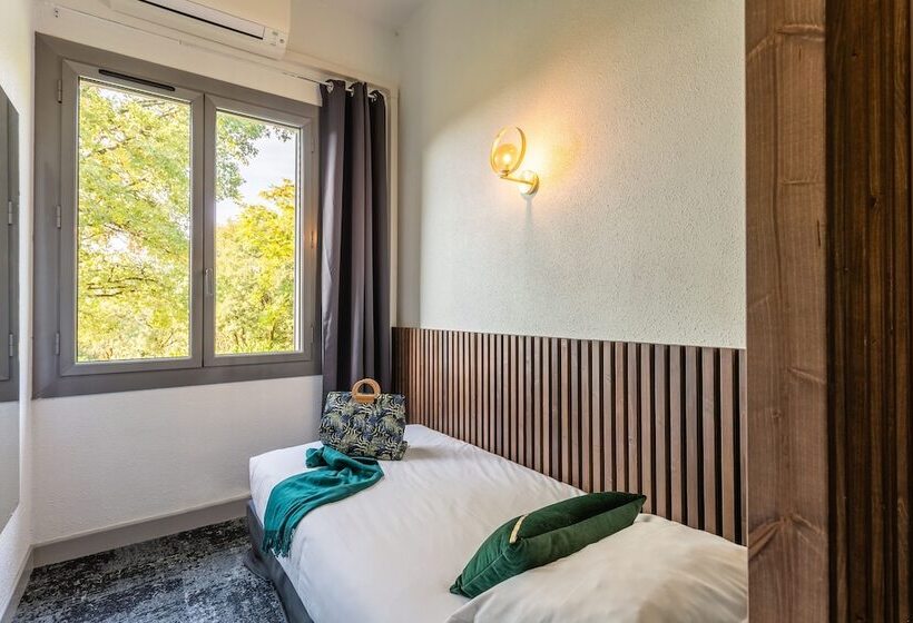 اتاق استاندارد سه نفره, Relais Amadourien