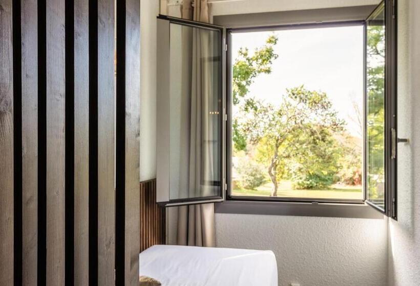اتاق استاندارد سه نفره, Relais Amadourien
