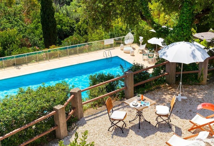 Номер Стандарт с Террасой, Hostellerie Le Baou