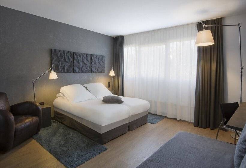 اتاق راحتی سه تخته, Hôtel Littéraire Alexandre Vialatte, BW Signature Collection