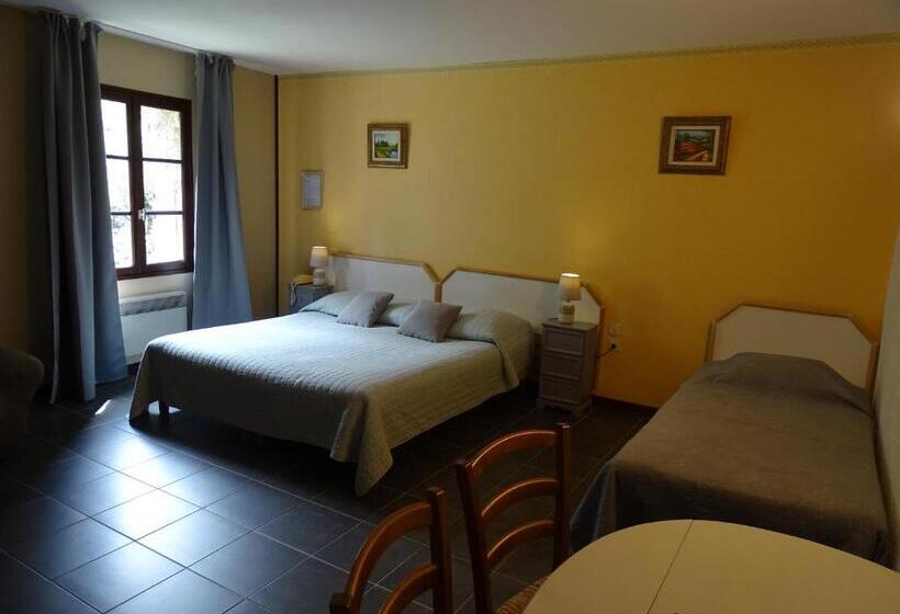 Трехместный Номер Superior, Hôtel Mas De L Espaïre