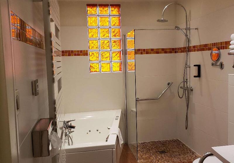 Номер Стандарт Трехместный, Kyriad Hotel Tours Centre
