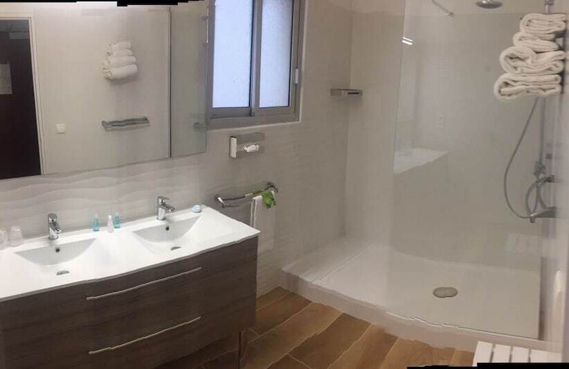 Номер Стандарт, Le Galion Hotel Et Restaurant Canet Plage   Logis