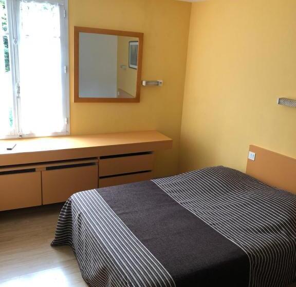 Номер Стандарт, Hôtel Au Petit Languedoc