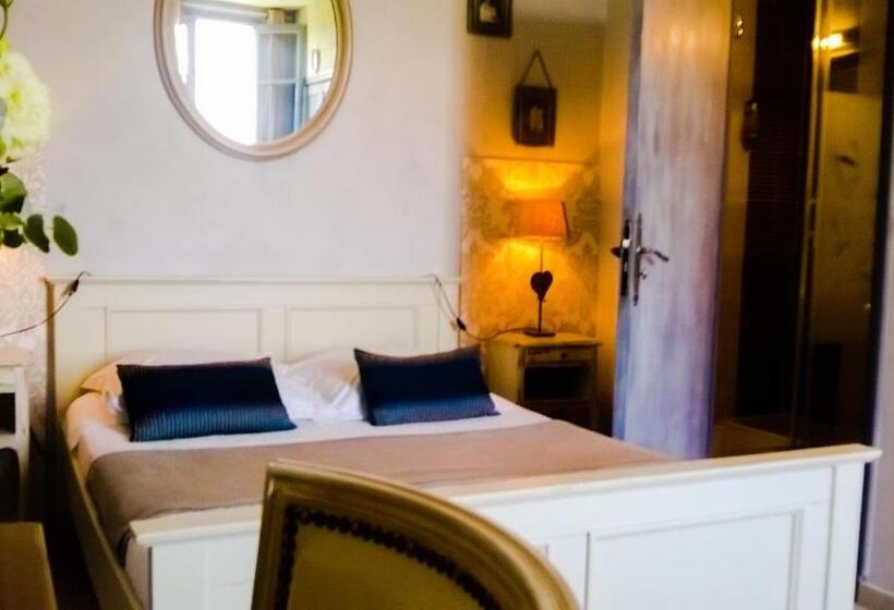 Standard Triple Room with Terrace, Le Panoramic Boutique Hôtel