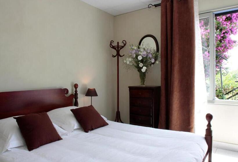اتاق استاندارد چهار تخته, Le Panoramic Boutique Hôtel