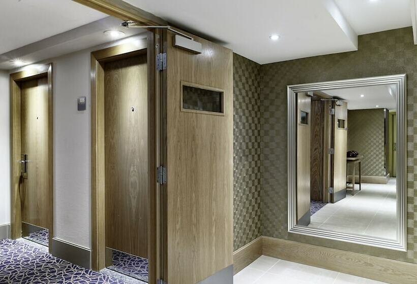 Семейный Номер Deluxe, Doubletree By Hilton  London  Victoria