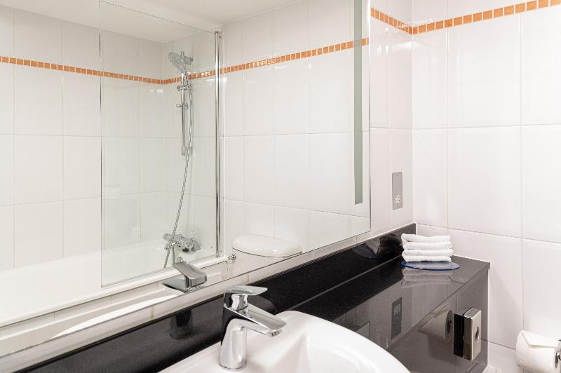 Полулюкс, Hilton London Kensington