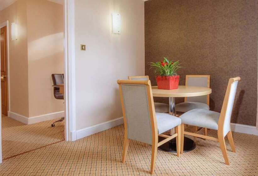 Номер Deluxe, Hilton London Kensington