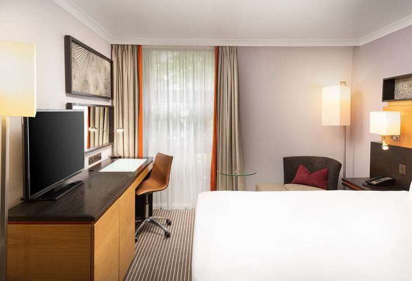 Номер Deluxe, Hilton London Kensington