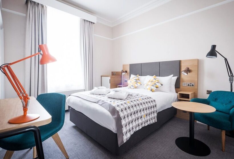 Номер Стандарт, Holiday Inn Farnborough, An Ihg