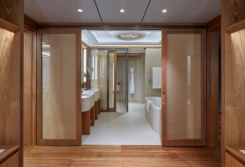 Suite, The Berkeley, Maybourne Hotel Collection