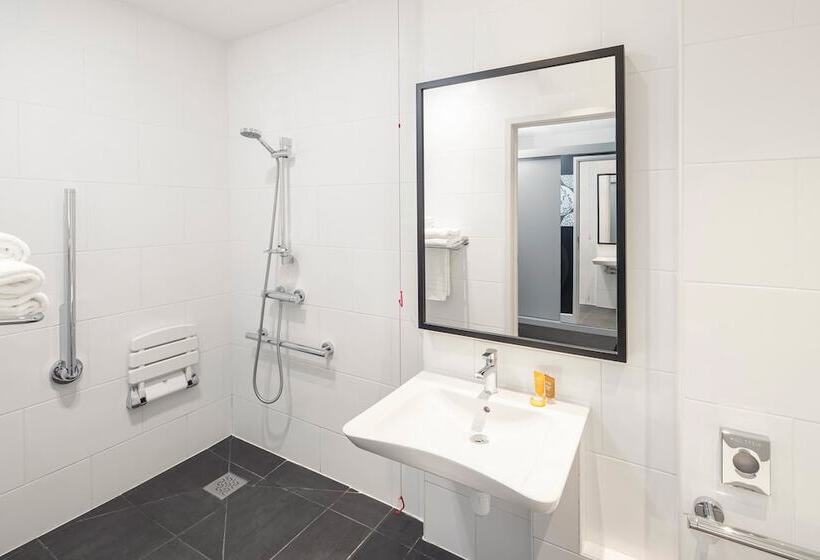 Номер Стандарт Адаптированный для Инвалидов, Crowne Plaza Plymouth, An Ihg