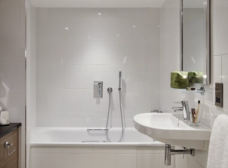 Студия Стандарт, The Clermont London, Charing Cross