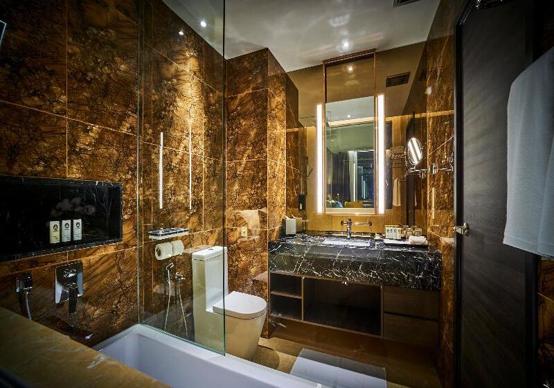 Студия Стандарт, The Clermont London, Charing Cross