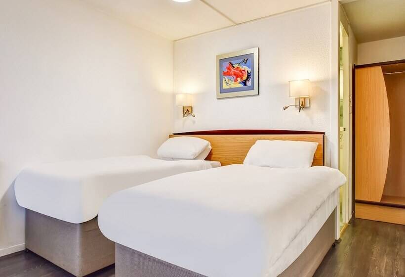 Номер Стандарт, The Hotel Rafiya, Redditch
