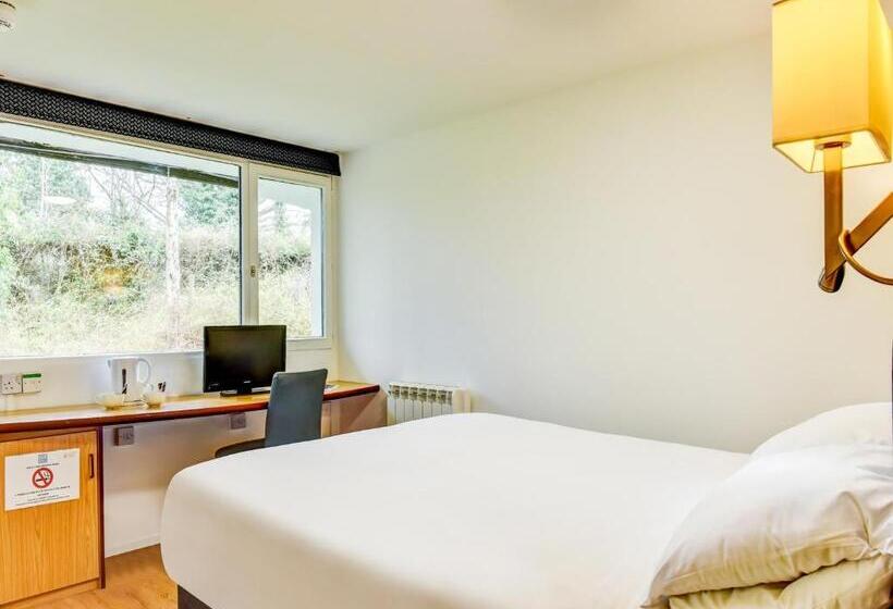 Номер Стандарт, The Hotel Rafiya, Redditch
