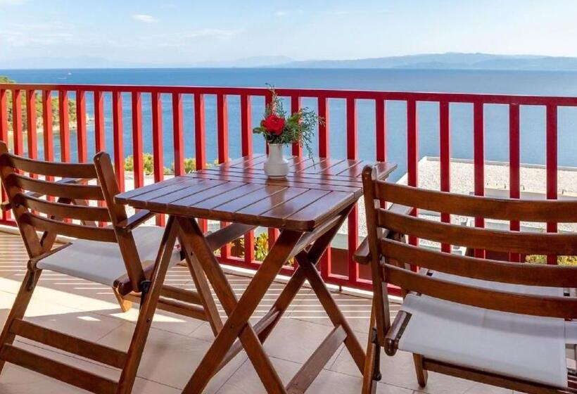اتاق لوکس با چشم‌انداز دریا, Skiathos Palace