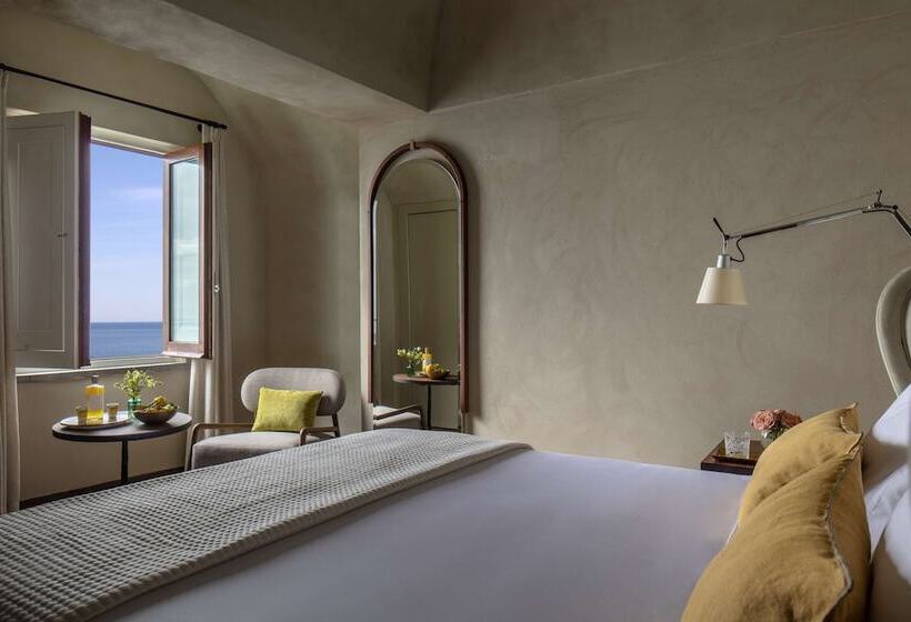 Номер Deluxe Вид на Море, Anantara Convento di Amalfi Grand Hotel