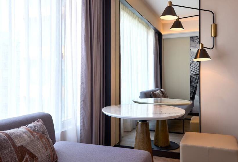 اتاق استاندارد با چشم‌انداز, Sheraton Hong Kong Hotel & Towers