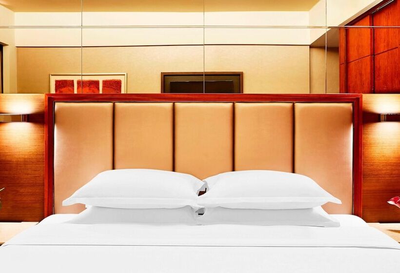 سوییت لوکس, Sheraton Hong Kong Hotel & Towers