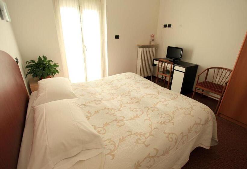 اتاق استاندارد, Torrismondi