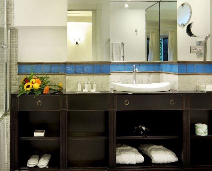 جناح جونيور, Villa Athena Resort