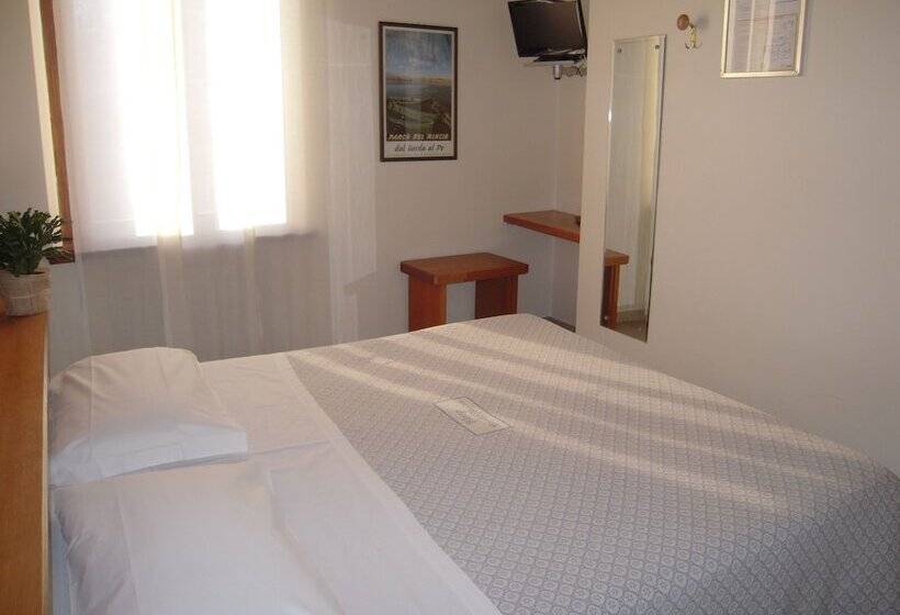 اتاق استاندارد یک نفره, Albergo Bianchi Stazione